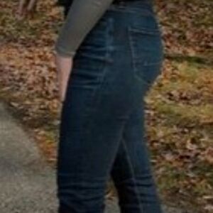 American Eagle Hi-rise jeans